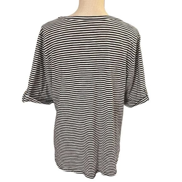 XL Croft & Barrow, 2 Pocket V Neck Tee w/ Roll Tab Sleeves, Navy Blue Striped - Picture 5 of 5